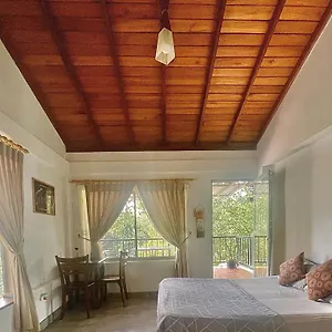 E-stay Hanthana Проживание в семье